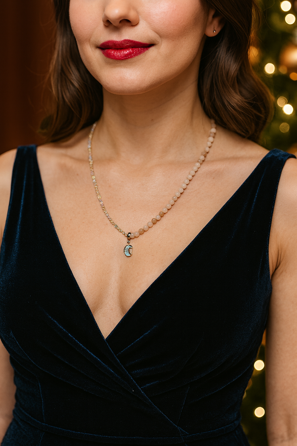 Elegant necklace crafted from natural stones - Image 2